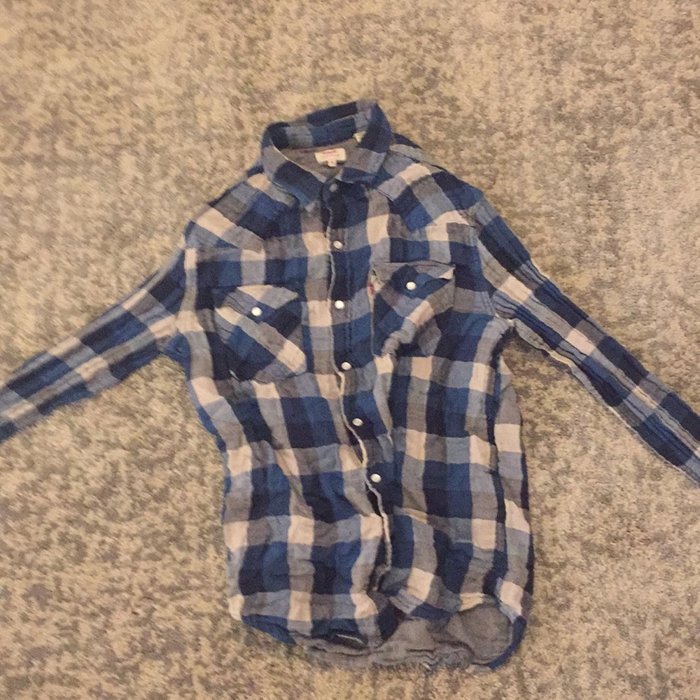 Levi’s; plaid shirt
